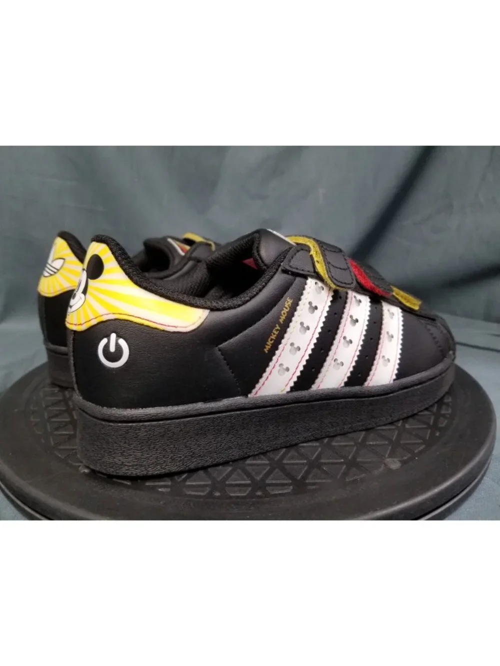 Adidas Superstar (PS) LED Lights Disney Mickey Mouse Kids Size 2.5 NEW NO BOX!